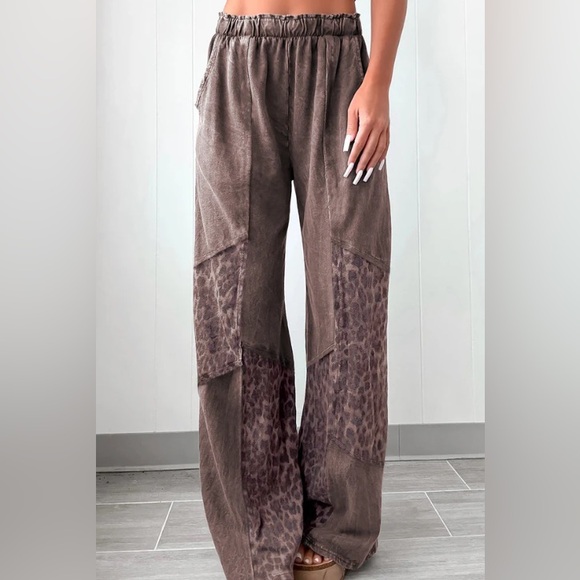 Pants - Stylish Brown Leopard Wide Leg Pants